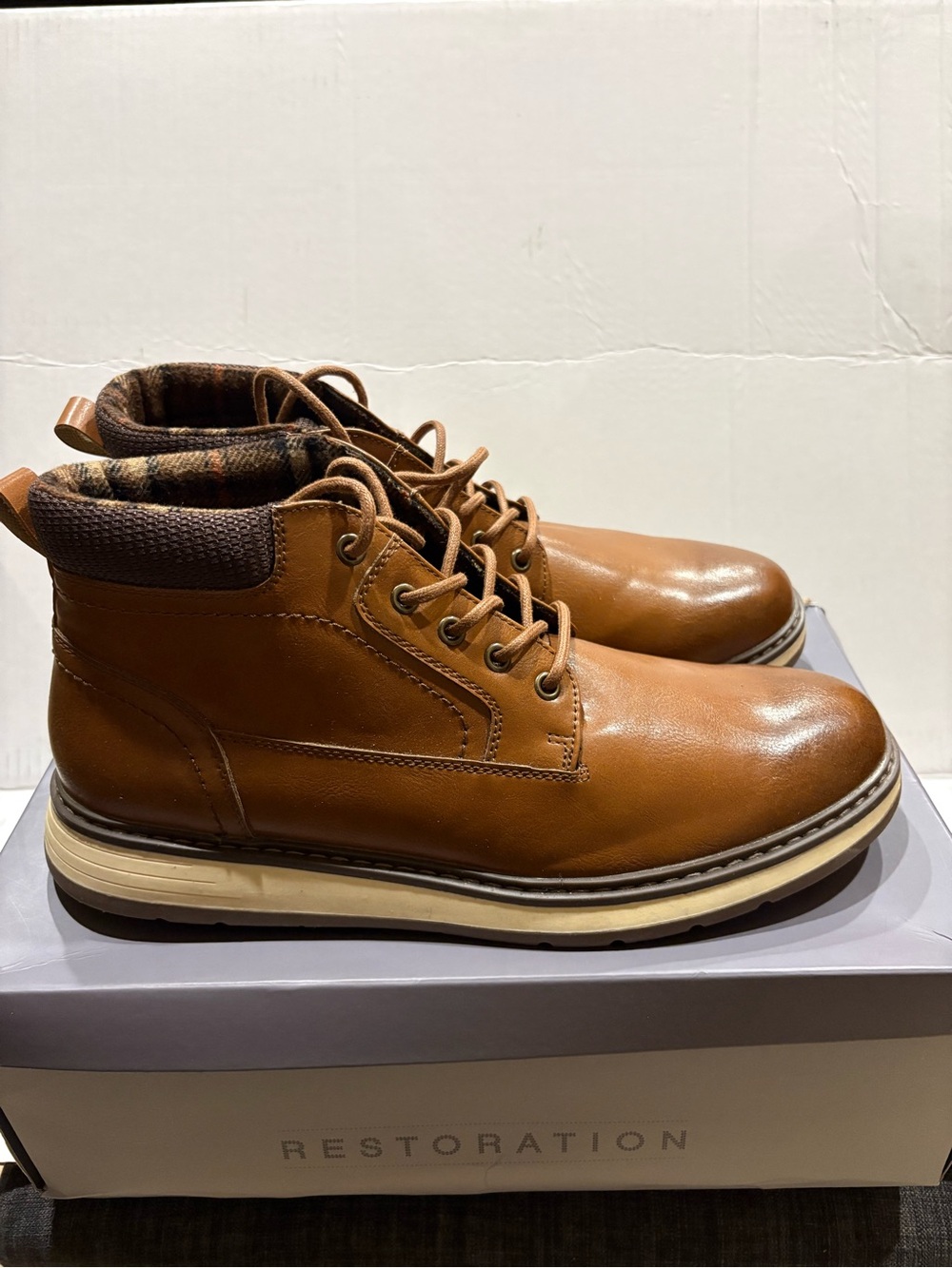 Men's Tan Leather Lace-Up Chukka Boots